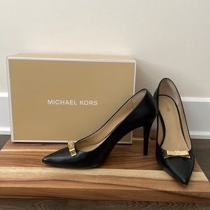 Michael Kors pumps